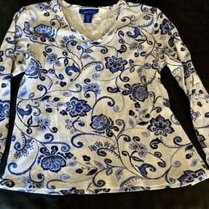 Karen Scott Women's White and Blue Floral Long Sleeve Top